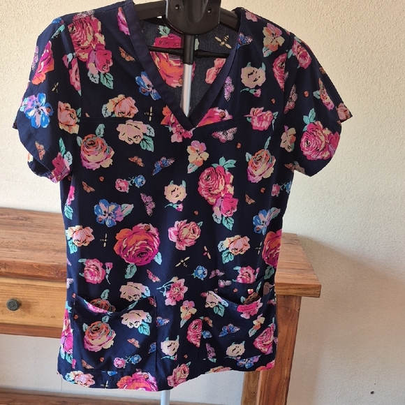Betsey Johnson Whimsy Scrub Top - Picture 1 of 6